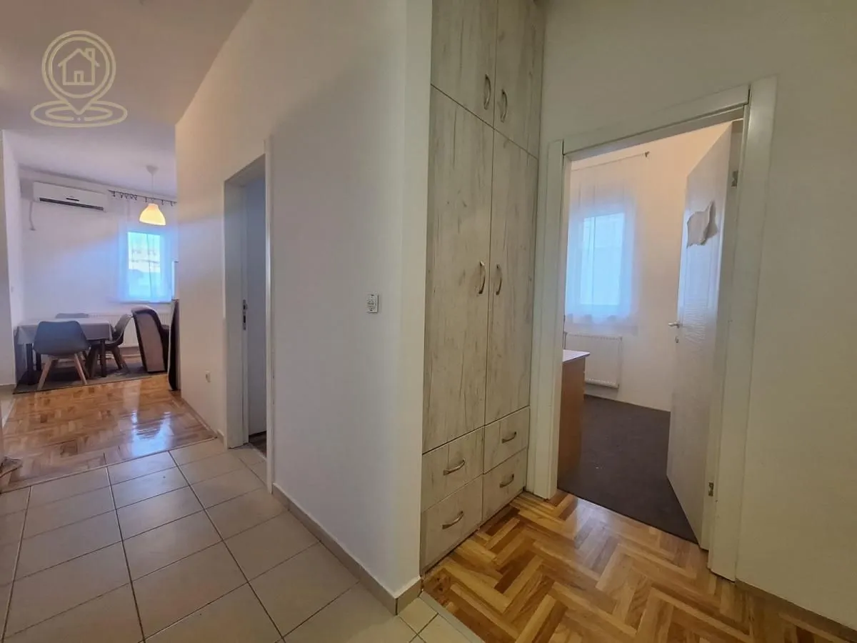 Izdavanje, četvorosoban stan, 63m², Nova Detelinara, Novi Sad Sve Podlokacije