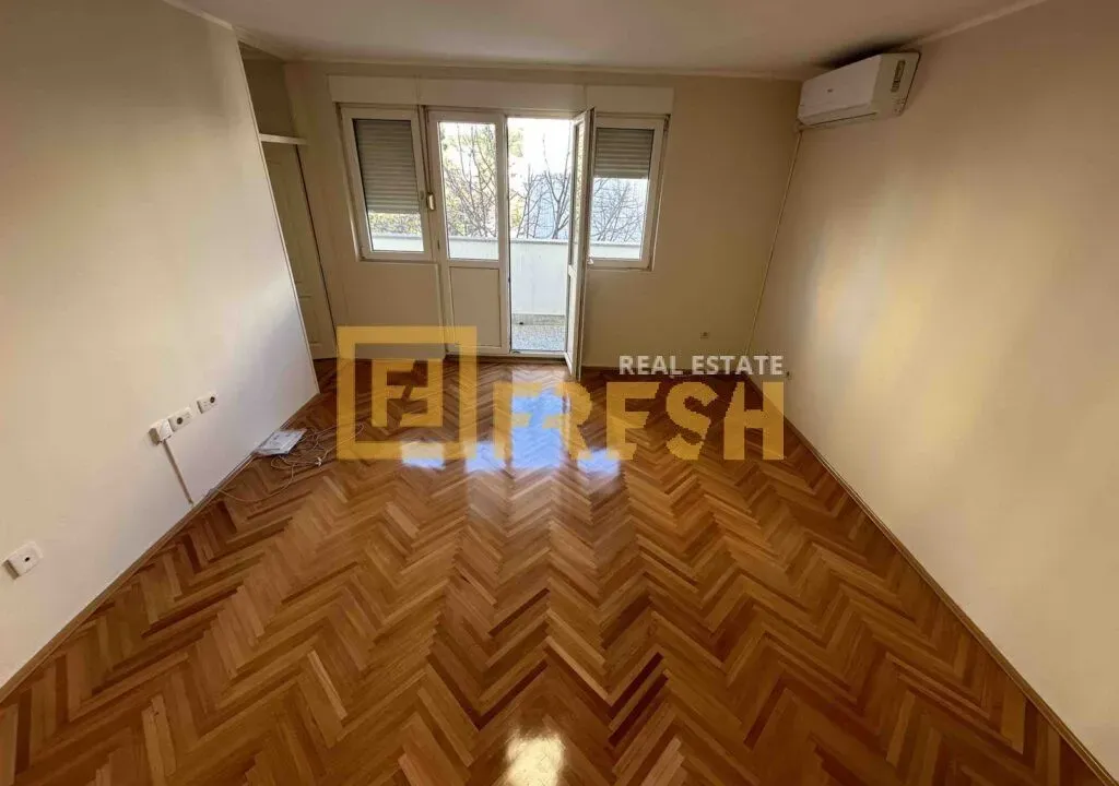 Rent, two bedroom apartment, 89m², Centar, Podgorica