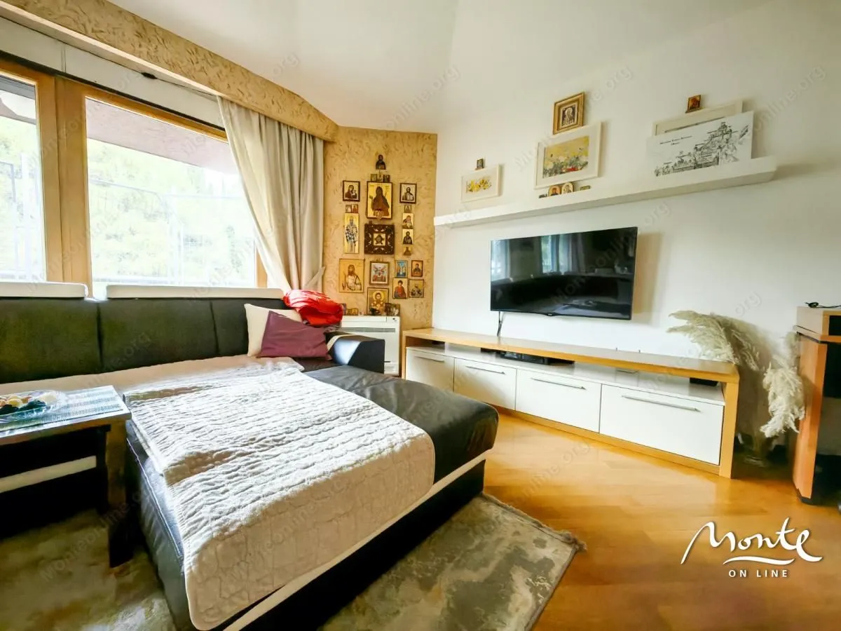 Prodaja, trosoban stan, 196m², Podgorica, Crna Gora