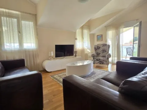 Sale, house, 276m², Gorica C, Podgorica - image 9