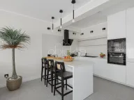 Izdavanje, stan, 93m², Tivat, Crna Gora - image 4