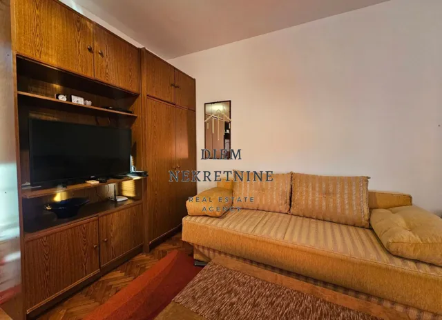 Rent, studio apartment, 32m², Makedonsko naselje, Bar