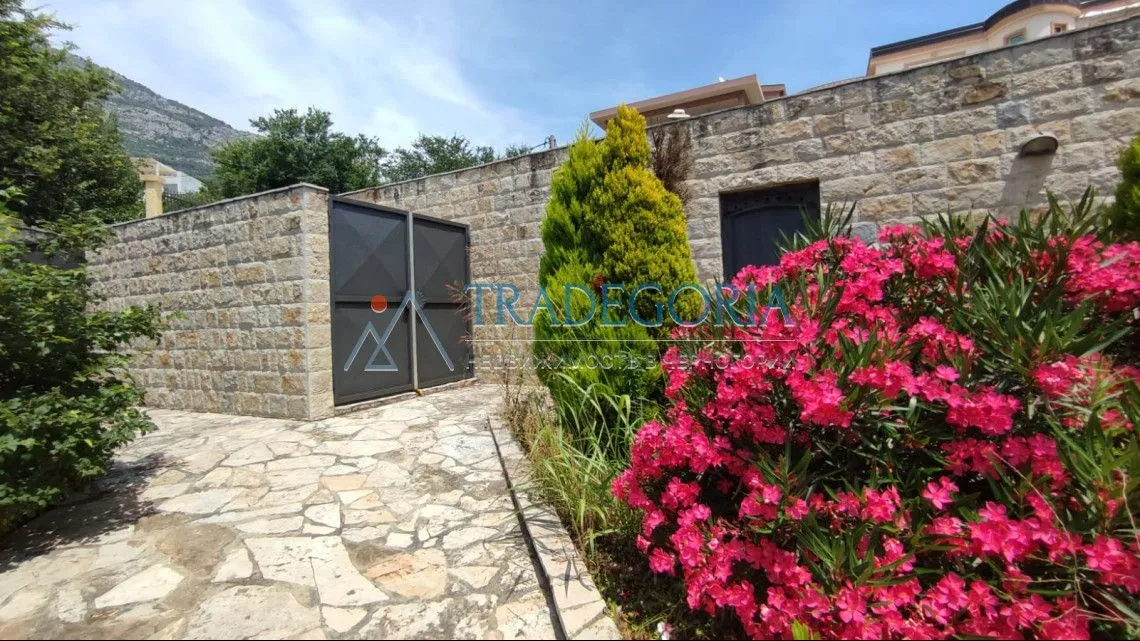 Prodaja, kuća, 400m², Bar, Crna Gora