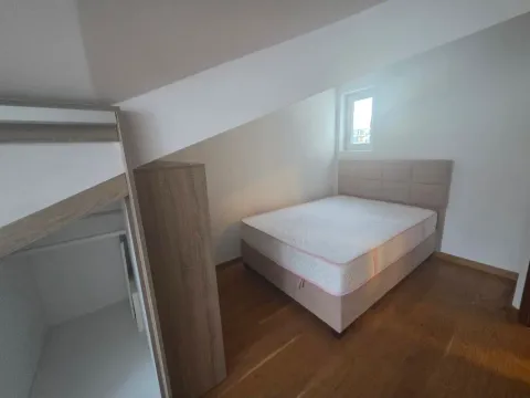 Izdavanje, dvosoban stan, 75m², Stara Varoš, Podgorica - image 16