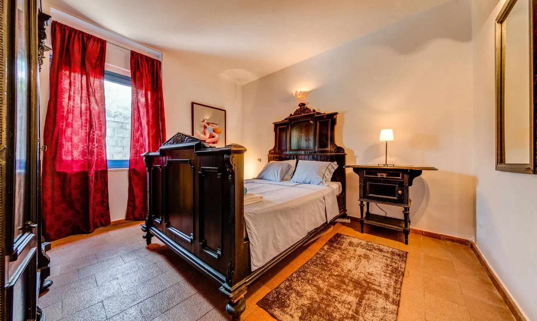 Izdavanje, kuća, 200m², Kotor, Crna Gora