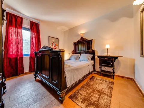 Izdavanje, kuća, 200m², Kotor, Crna Gora - image 11
