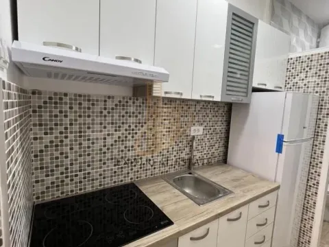 Izdavanje, dvosoban stan, 50m², Kalenić Pijaca, Vračar Sve Podlokacije - image 5