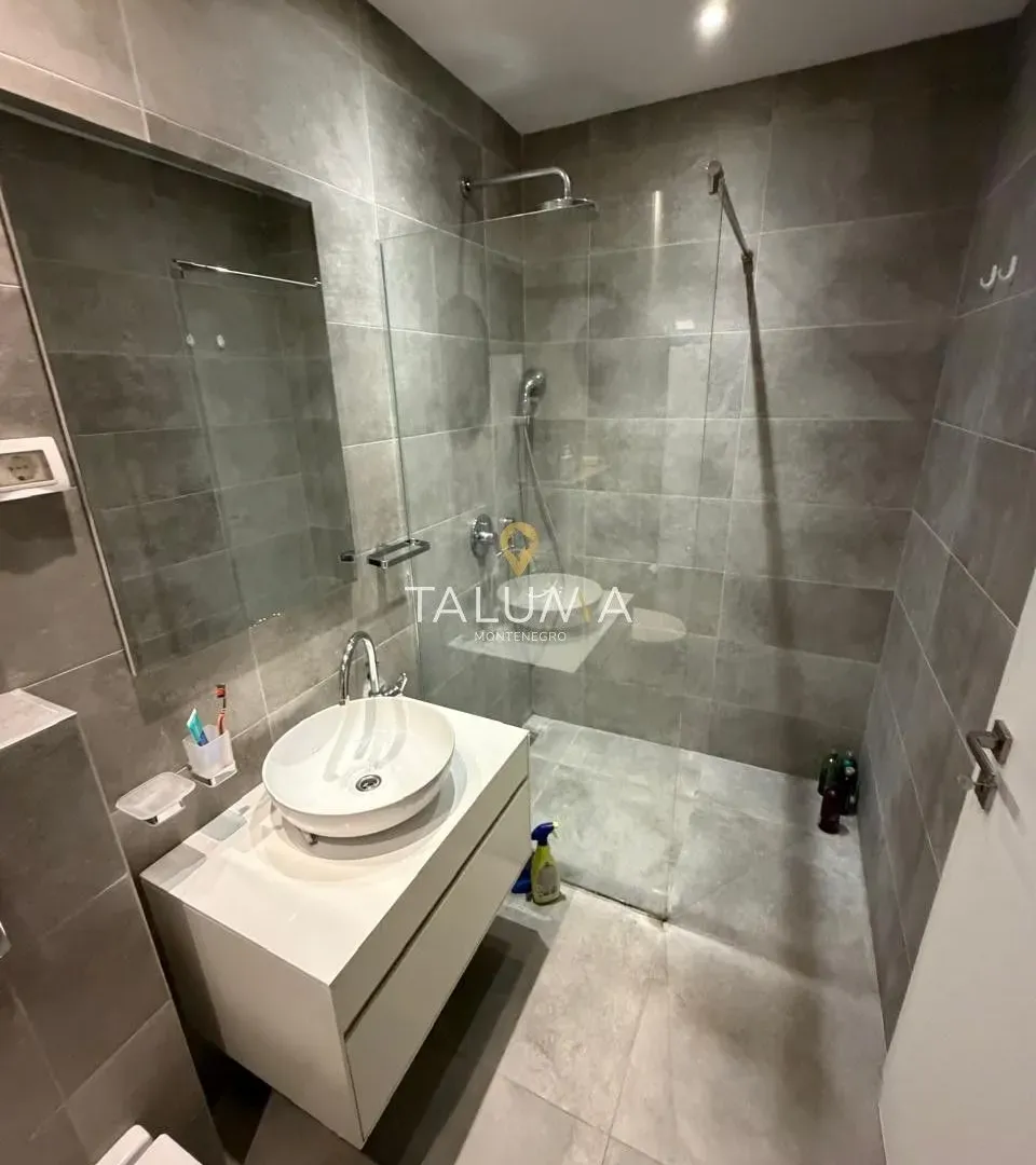 Sale, two bedroom apartment, 78m², Centar, Podgorica