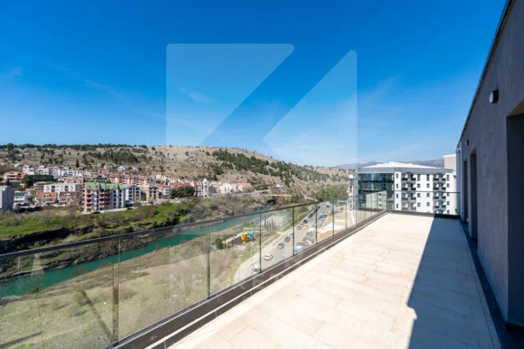 Prodaja, trosoban stan, 163m², Vezirov Most, Podgorica