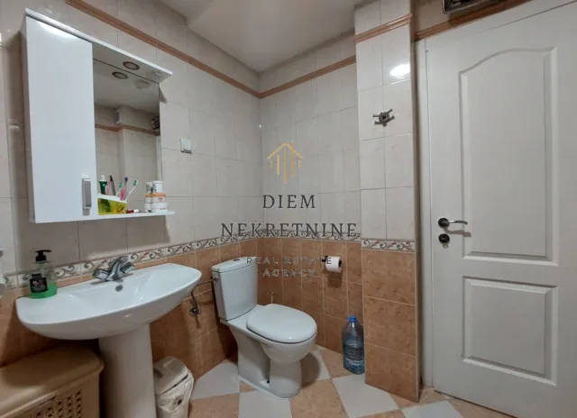 Prodaja, dvosoban stan, 48m², Dobrota, Kotor