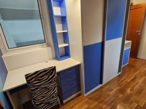 Izdavanje, trosoban stan, 80m², Dobrota, Kotor - image 5