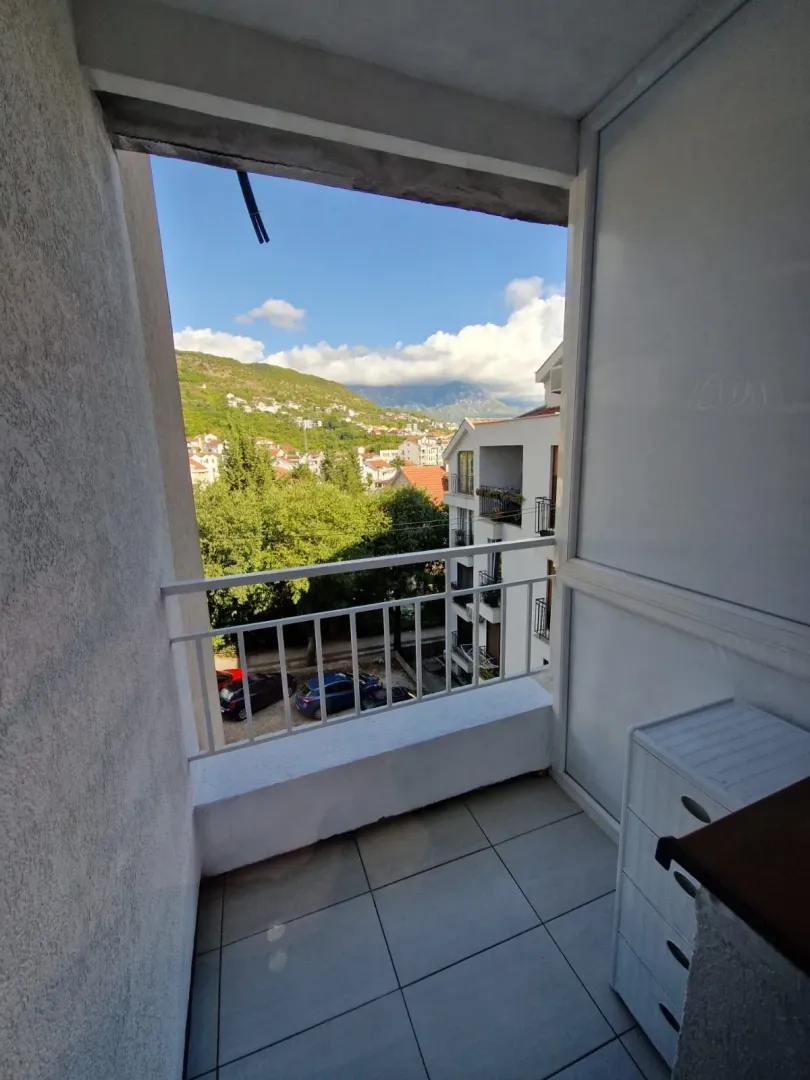 Rent, three bedroom apartment, 110m², Centar, Tivat