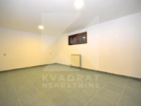 Prodaja, kuća, 370m², Zabjelo, Podgorica - image 26