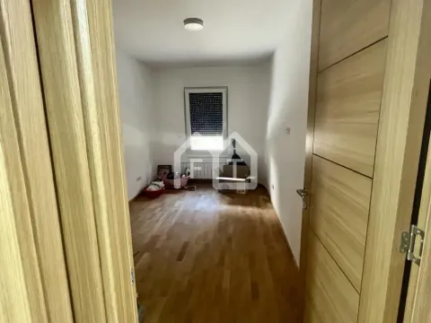 Izdavanje, trosoban stan, 65m², Južni Bulevar, Vračar Sve Podlokacije - image 12