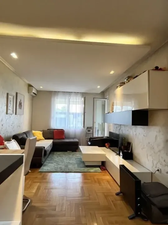 Prodaja, jednosoban stan, 76m², Tuški Put, Podgorica