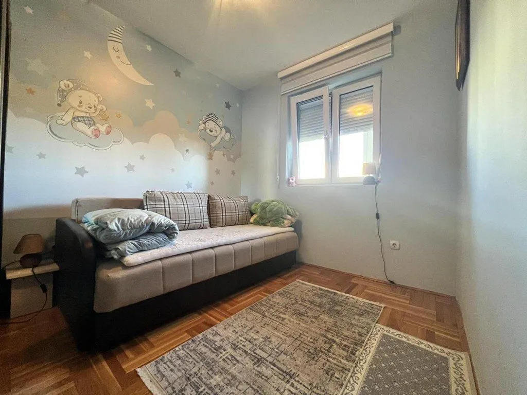Izdavanje, dvosoban stan, 55m², Podgorica, Crna Gora