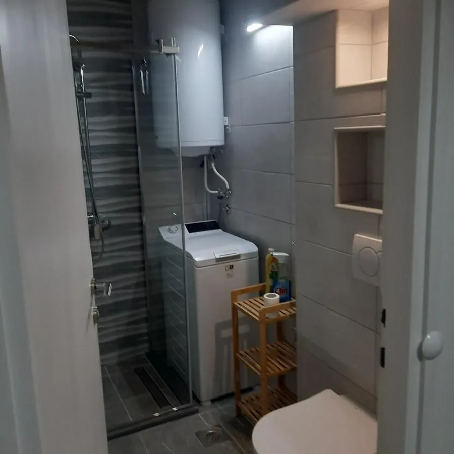 Izdavanje, dvosoban stan, 54m², Centar, Niš