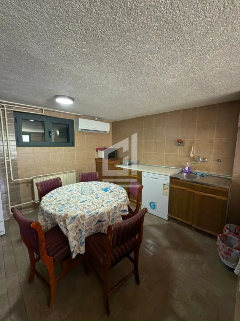 Rent, house, 220m², Stari Aerodrom, Podgorica