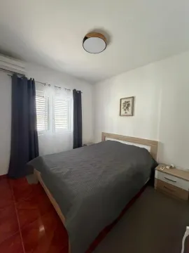 Rent, two bedroom apartment, 85m², Bogišići, Tivat - image 13