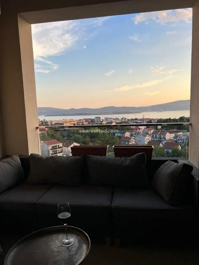 Prodaja, jednosoban stan, 55m², Tivat, Crna Gora
