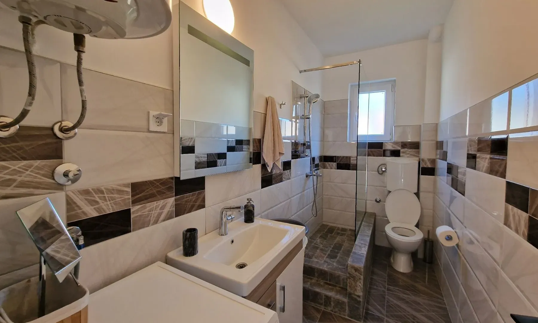 Rent, three bedroom apartment, 105m², Tivat, Crna Gora