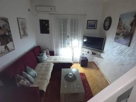Rent, two bedroom apartment, 43m², Centar, Podgorica - image 2