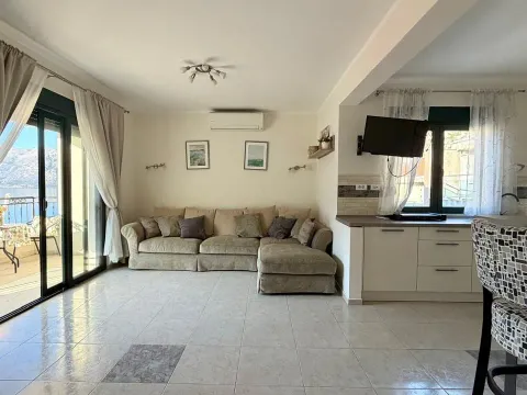 Prodaja, dvosoban stan, 90m², Dobrota, Kotor - image 2