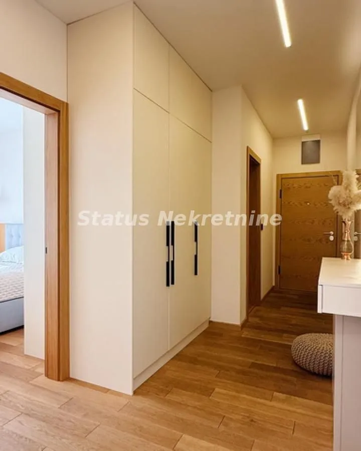 Izdavanje, stan, 112m², Centar, Novi Sad