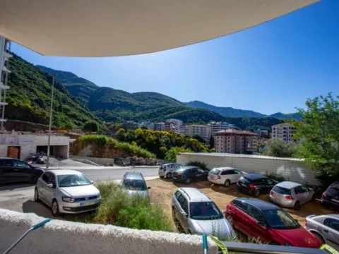 Sale, studio apartment, 24m², Bečići, Budva - image 2