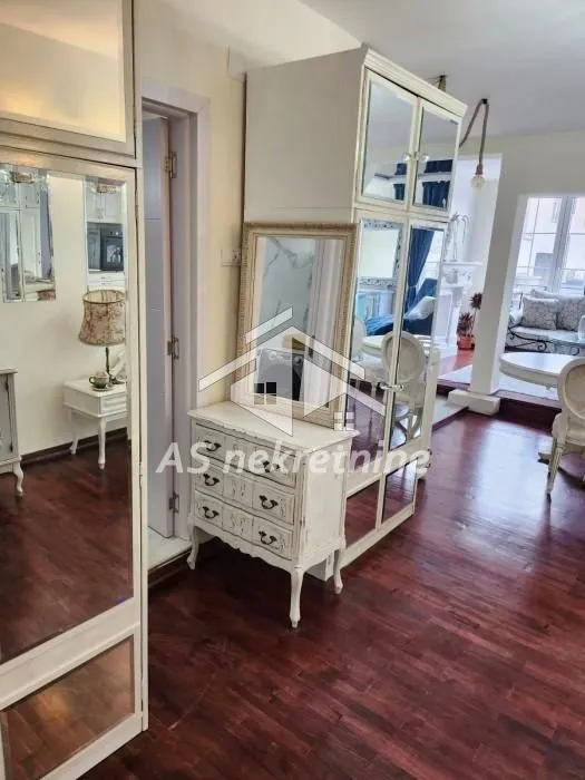 Rent, two bedroom apartment, 56m², Vračar Sve Podlokacije, Beograd