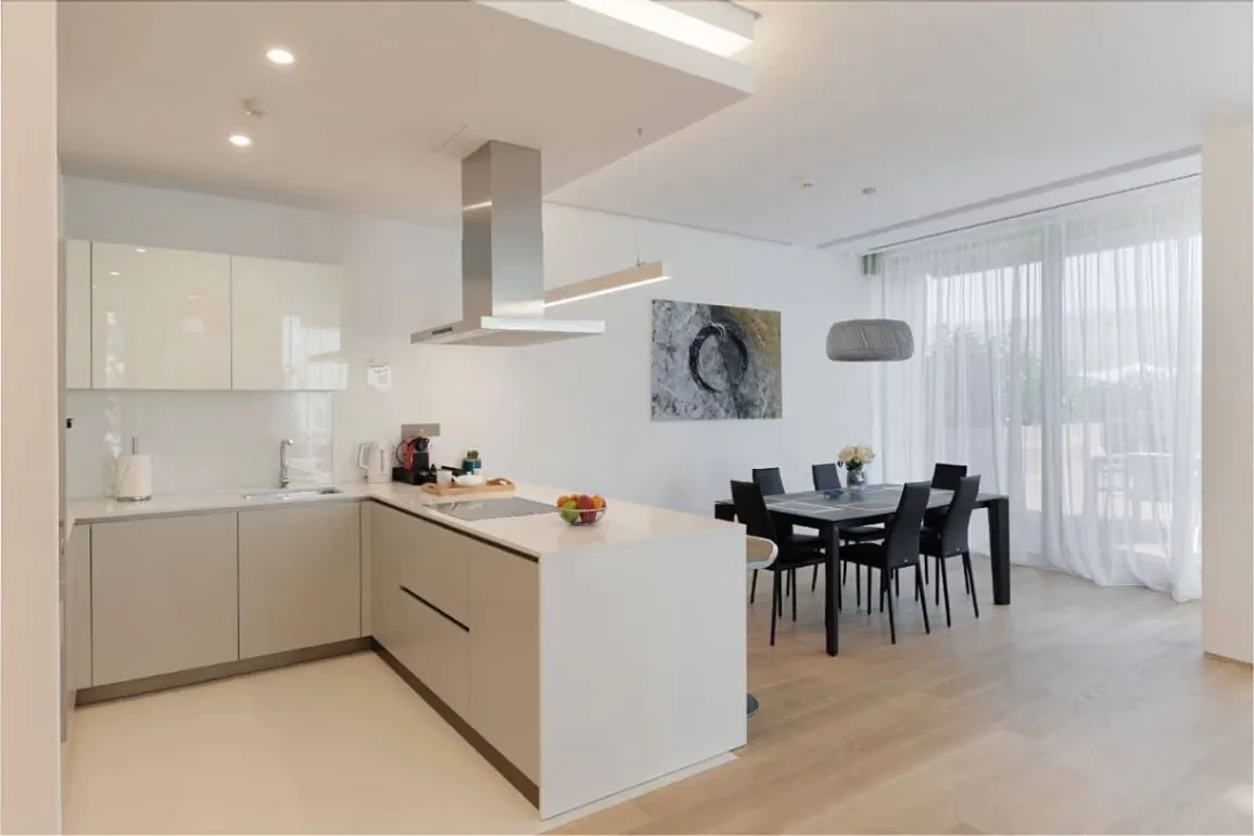 Prodaja, trosoban stan, 214m², Dukley Gardens, Budva