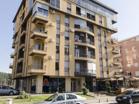 Poslovni prostor in Momišići