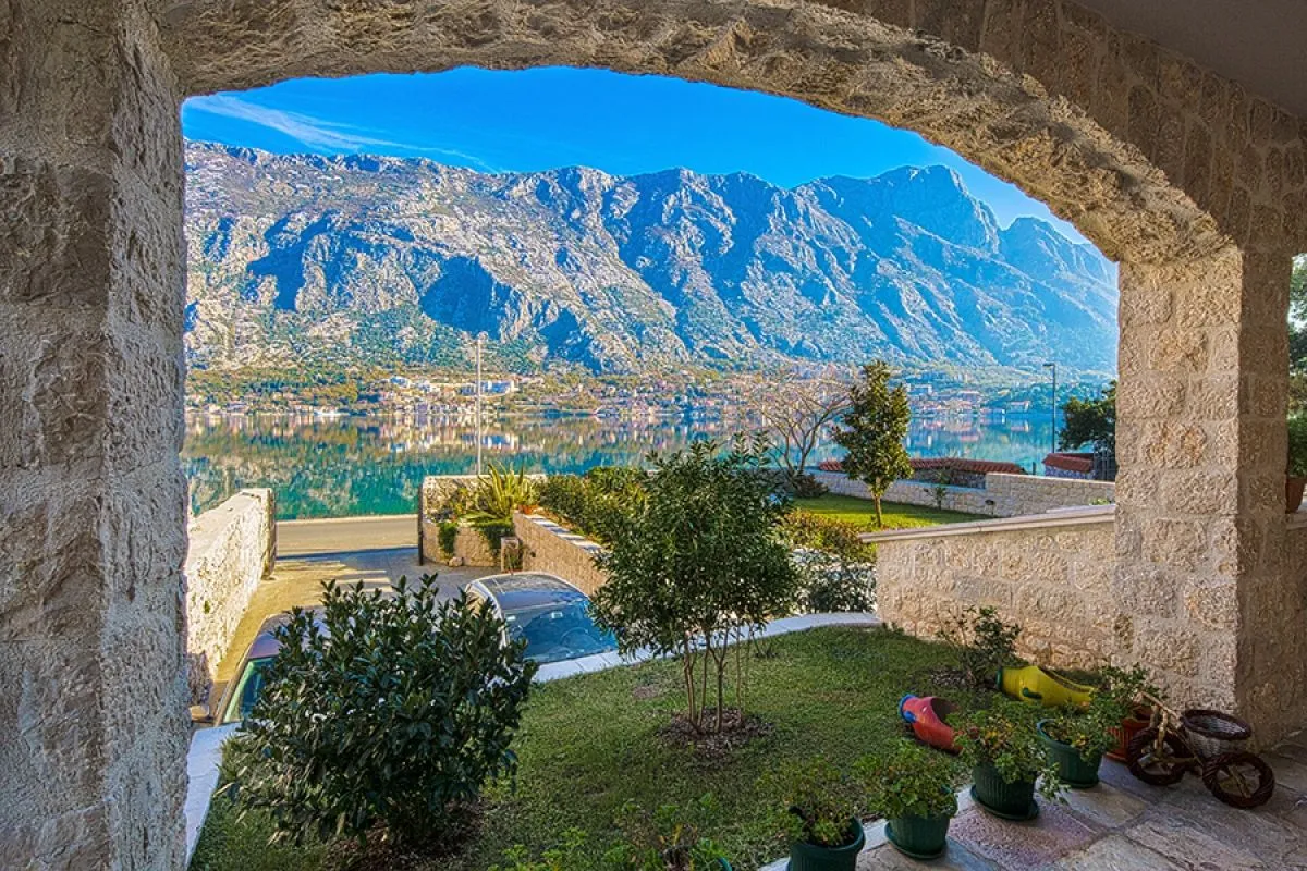 Sale, house, 497m², Prčanj, Kotor