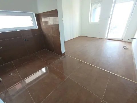 Izdavanje, jednosoban stan, 45m², City Kvart, Podgorica - image 2
