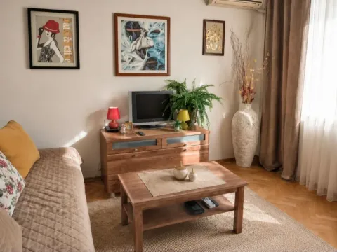 Prodaja, jednosoban stan, 28m², Gintaš, Podgorica - image 2