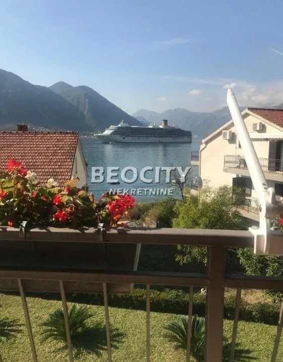 Sale, house, 200m², Dobrota, Kotor