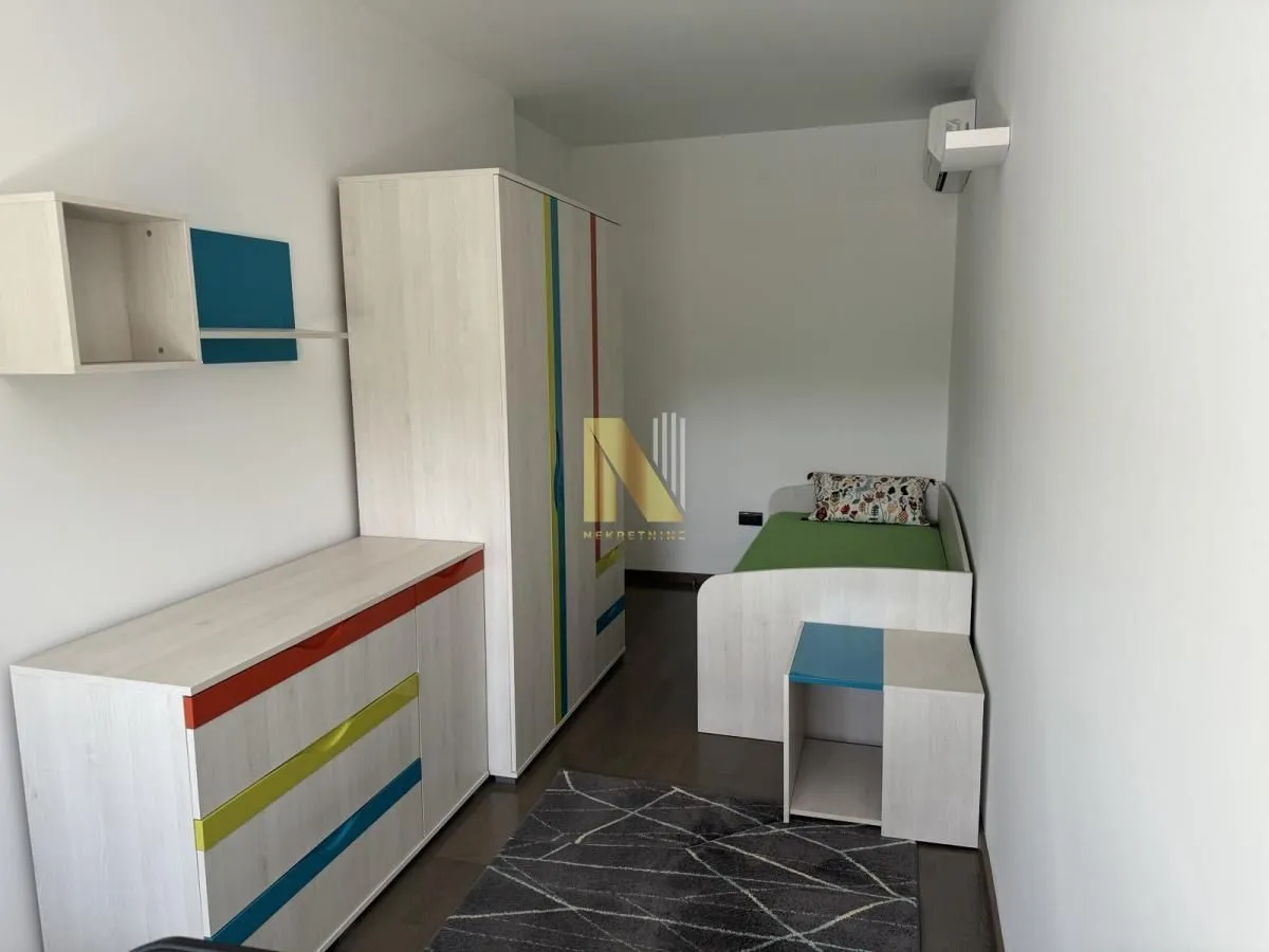 Izdavanje, četvorosoban stan, 114m², Nova Detelinara, Novi Sad Sve Podlokacije