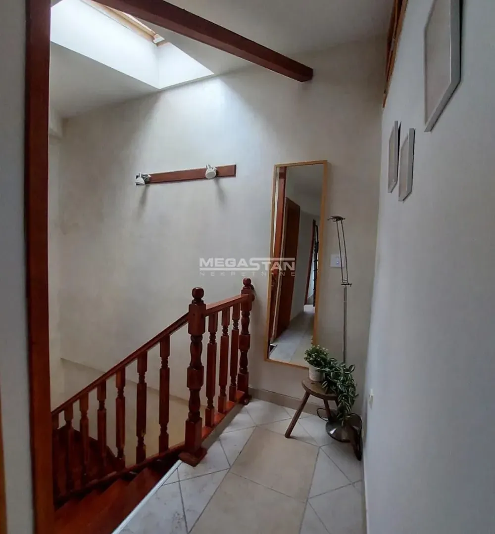 Prodaja, četvorosoban stan, 96m², Vračar Centar, Vračar Sve Podlokacije