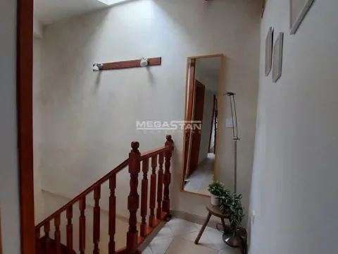 Prodaja, četvorosoban stan, 96m², Vračar Centar, Vračar Sve Podlokacije - image 12