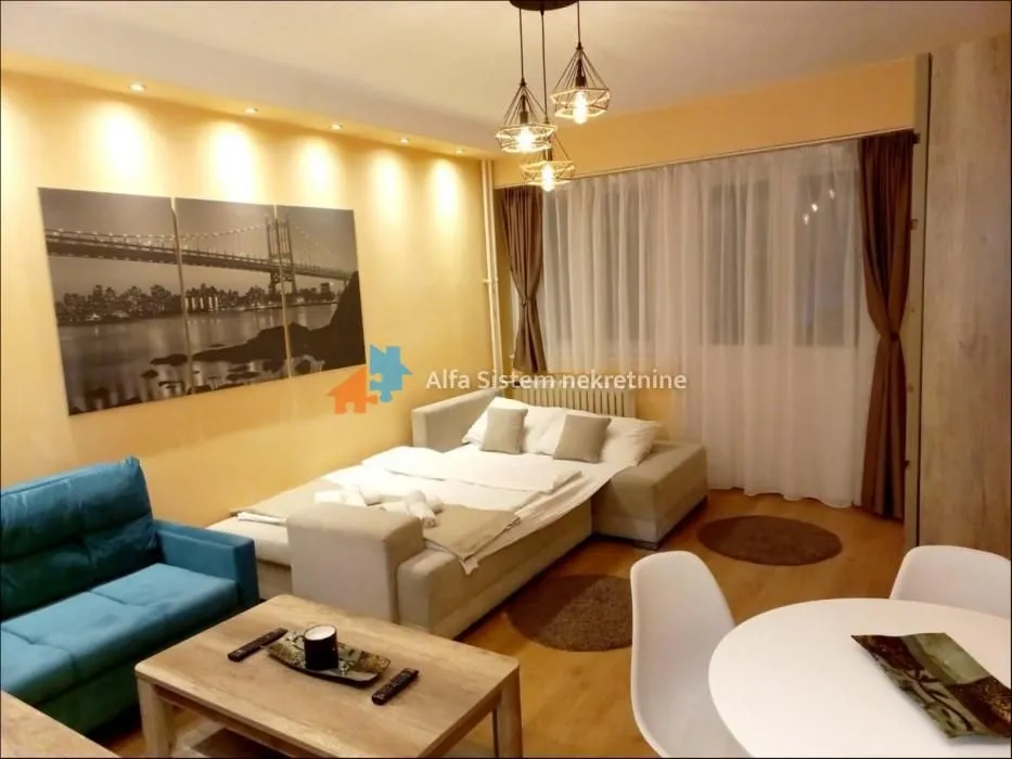 Izdavanje, dvosoban stan, 44m², Stari Grad, Beograd