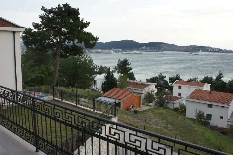 Sale, house, 326m², Šušanj, Bar