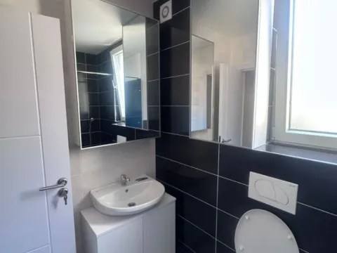 Izdavanje, jednosoban stan, 47m², Budva, Crna Gora - image 9