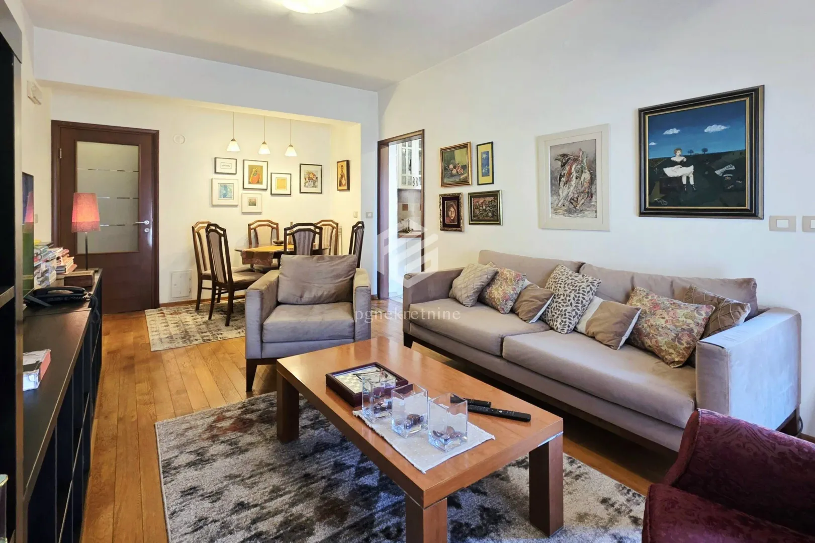 Prodaja, dvosoban stan, 62m², Krivi Most, Podgorica