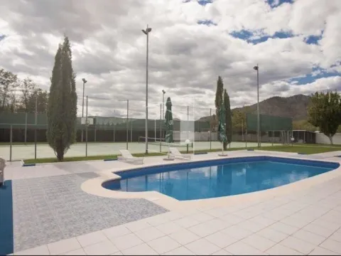 Rent, house, 680m², Tološi, Podgorica - image 14