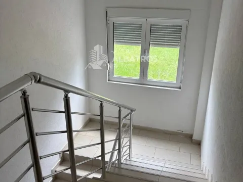 Prodaja, kuća, 250m², Polje, Bar - image 15