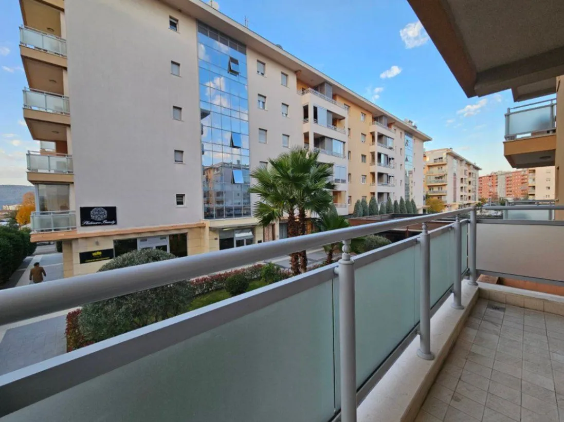 Izdavanje, dvosoban stan, 72m², City Kvart, Podgorica