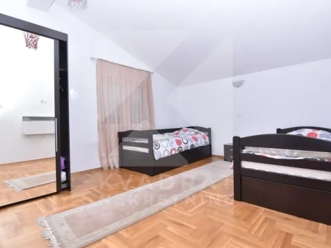 Izdavanje, dvosoban stan, 115m², Tološi, Podgorica - image 8