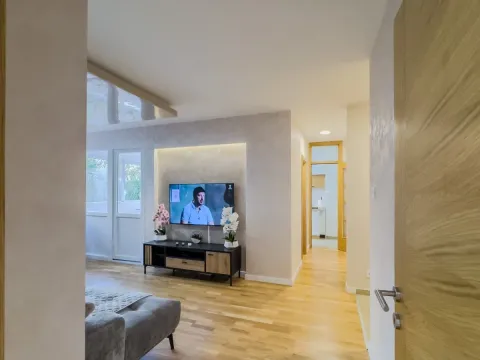 Izdavanje, dvosoban stan, 64m², Seljanovo, Tivat - image 4