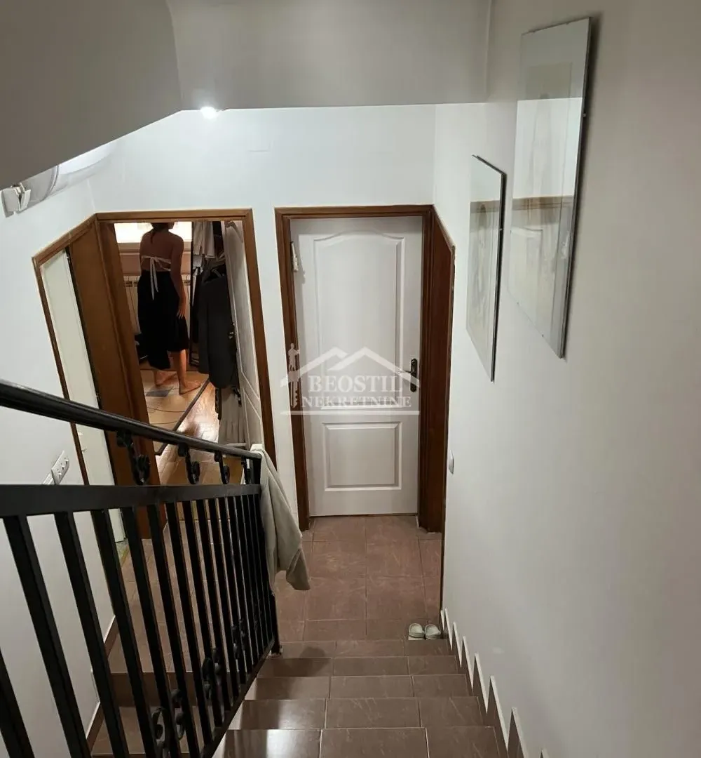 Sale, house, 254m², Ledine, Beograd