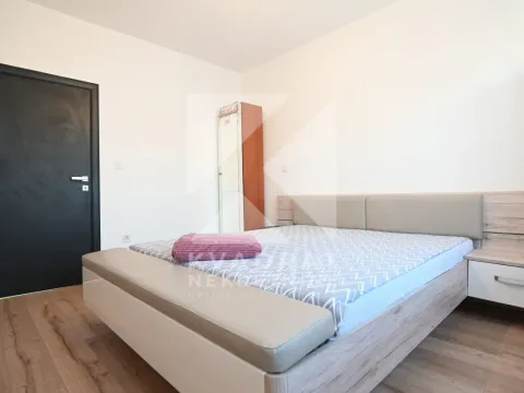 Prodaja, kuća, 220m², Vranići, Podgorica - image 11